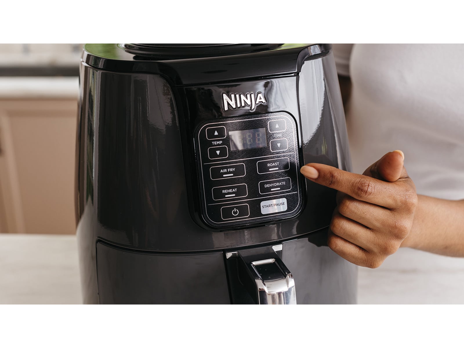 NINJA Heißluftfritteuse AF100EU, 3,8 L, 1550 W Online Kaufen | Pollin.de