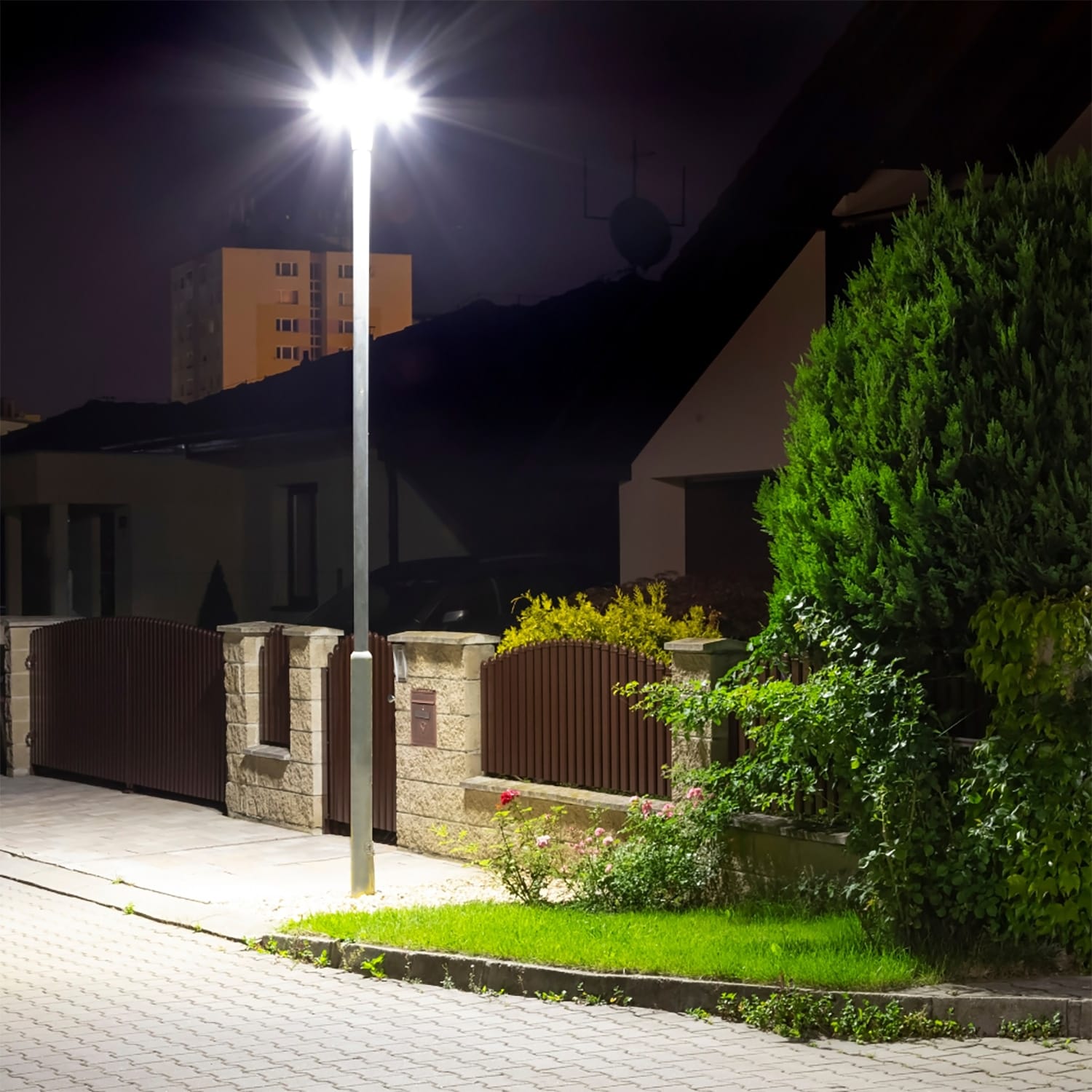 LUXULA LED-Straßenleuchte LX800112, rund, 120W, 12000lm, 3000K, IP65