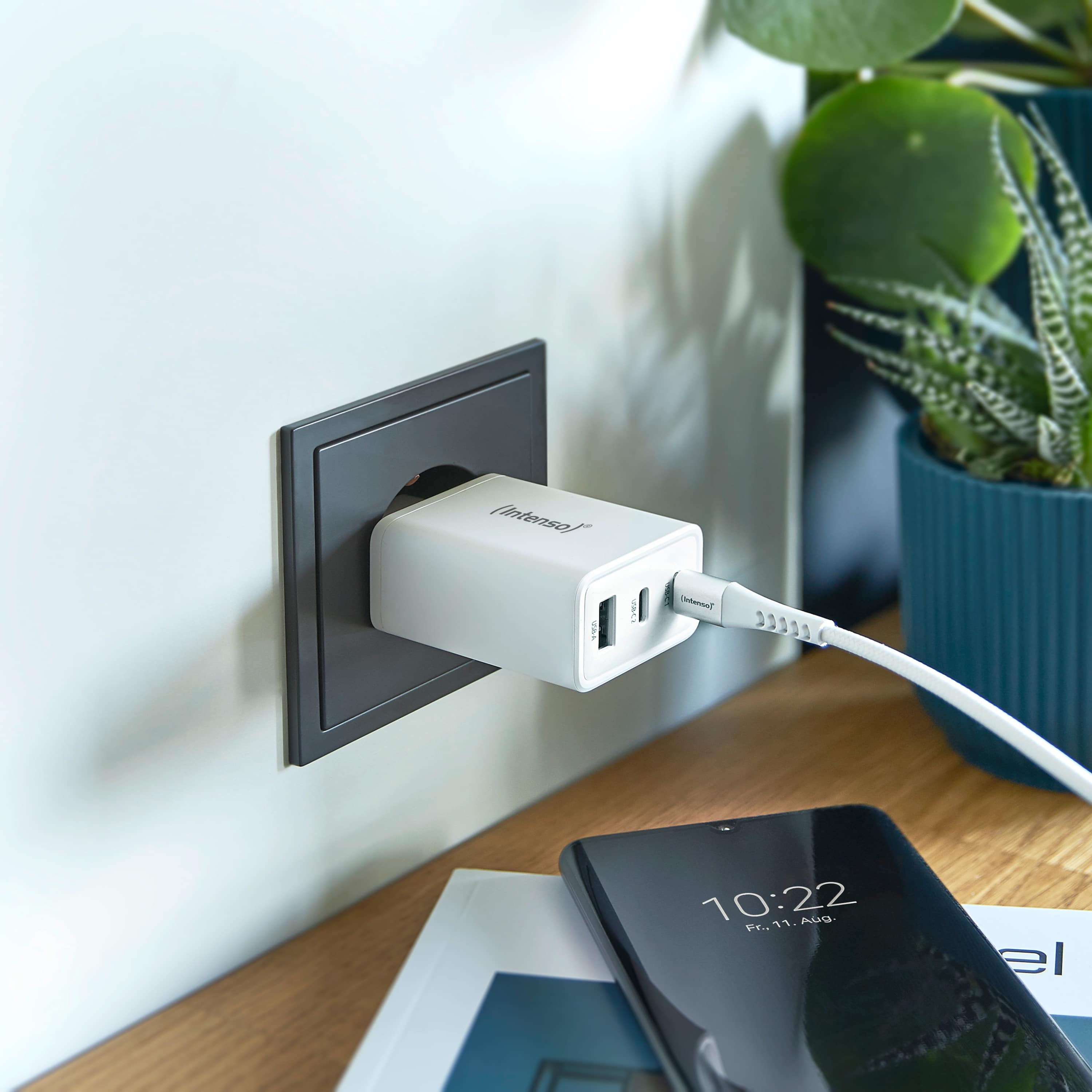 INTENSO USB-Ladegerät  W65ACC 1 x USB-A  und 2 x USB-C GAN,65 Watt 