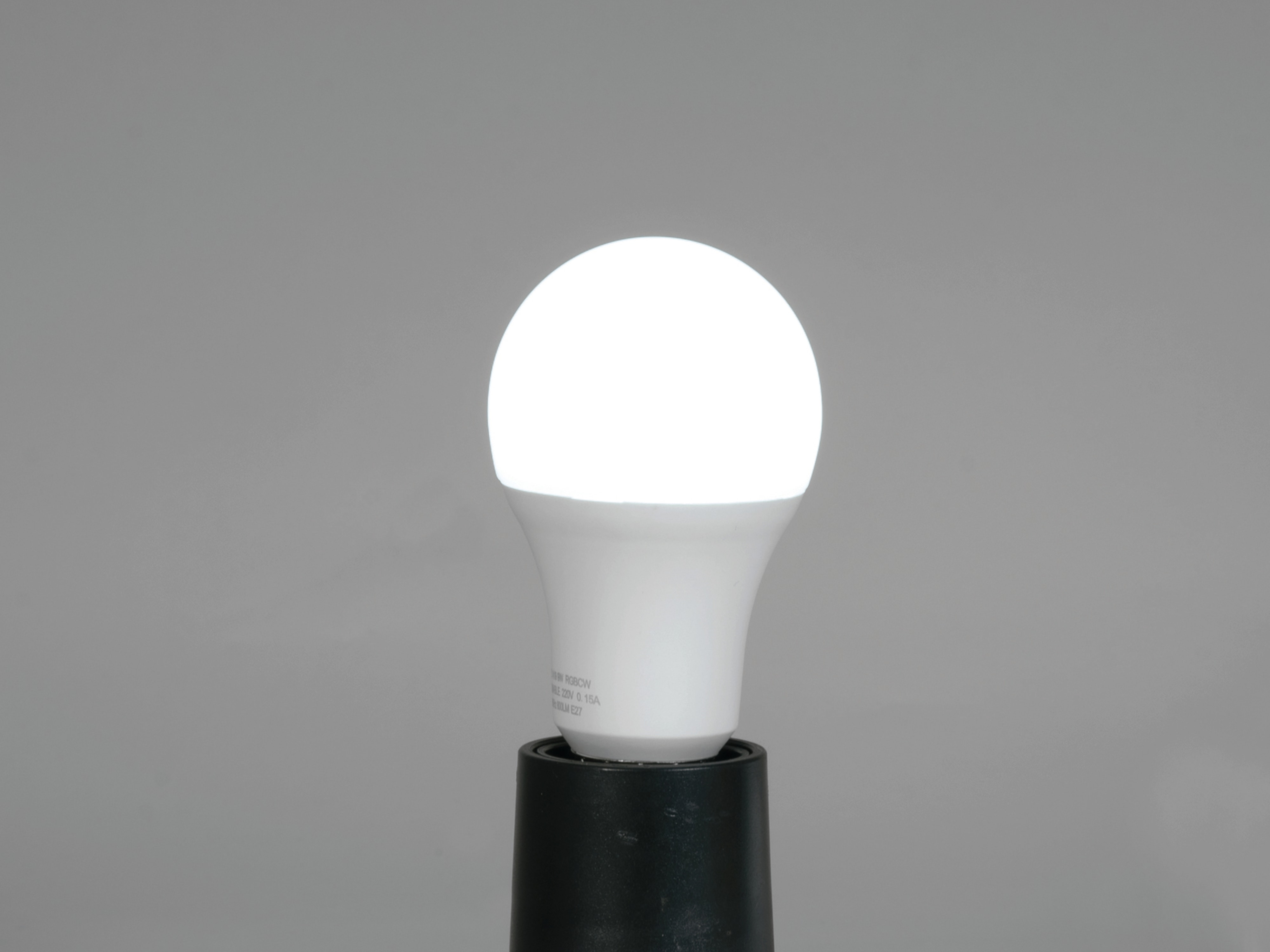 OMNILUX LED-Lampe, WLAN, E27, 9 W, EEK: F, 850 lm, RGB+WW+CW, dimmbar