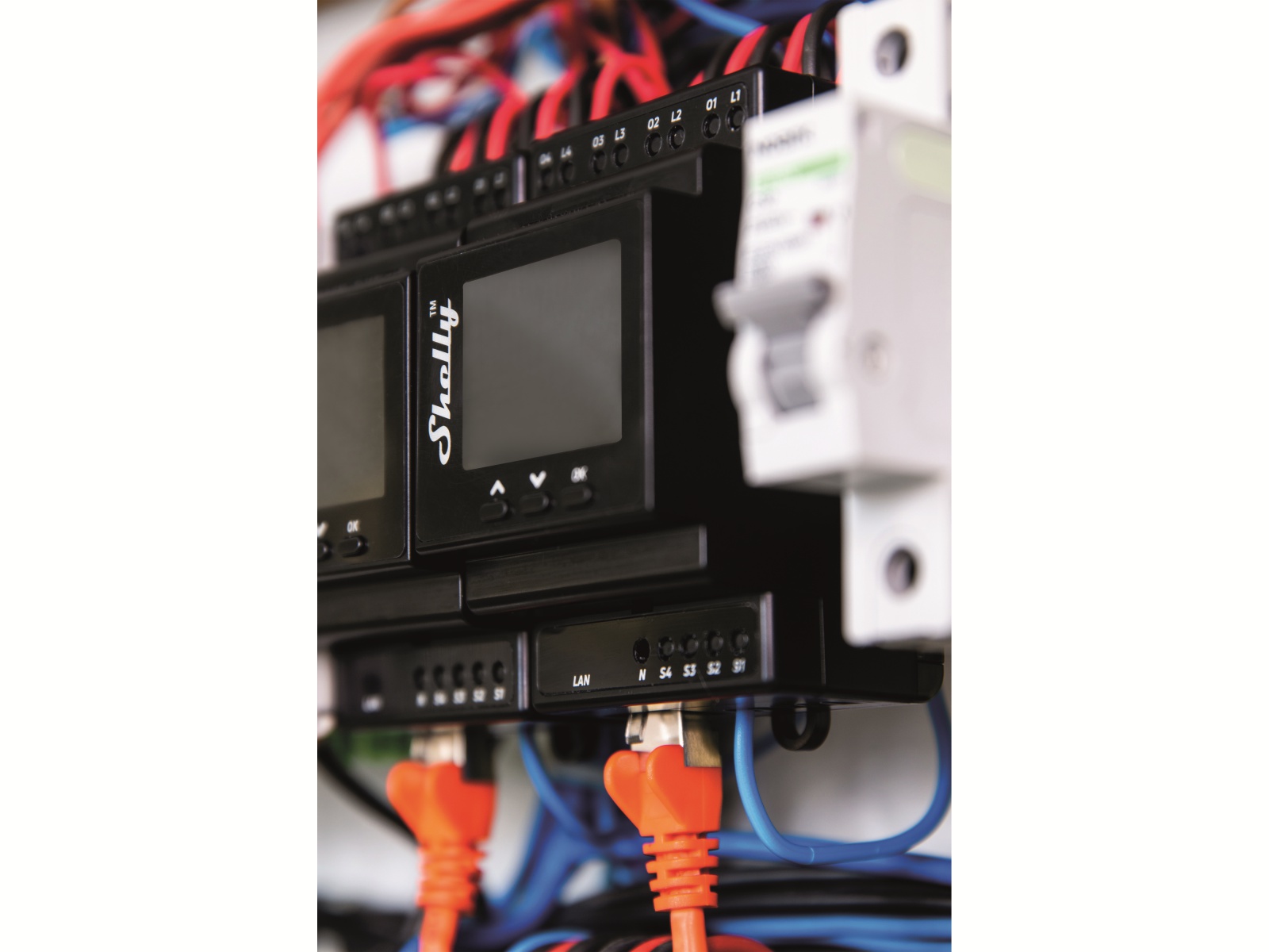 SHELLY WLAN-Schaltaktor Pro 4PM, 40 A, Bluetooth, LAN-Anschluss, Messfunktion