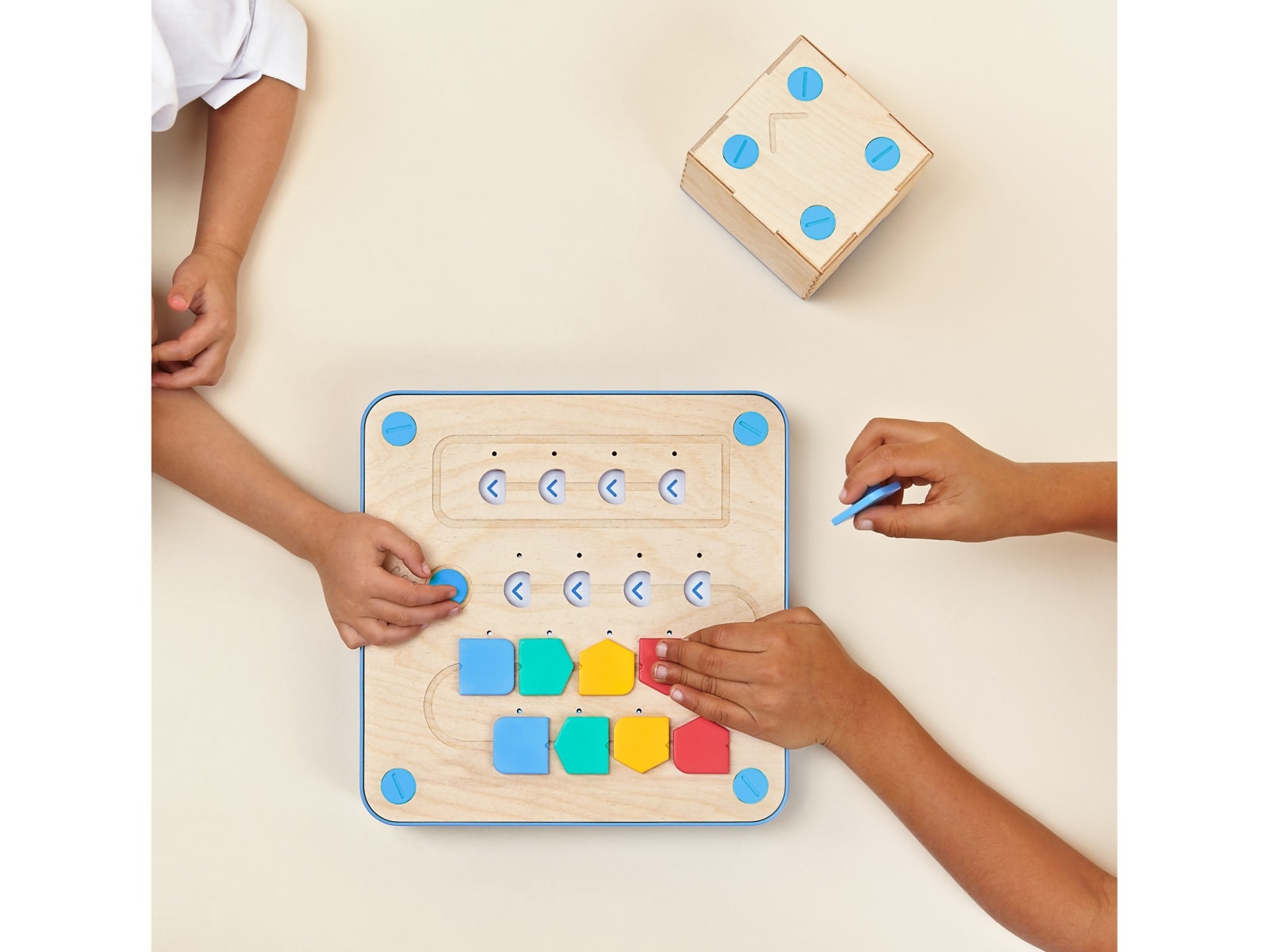 PRIMO TOYS Lernpaket, Cubetto MINT Coding Roboter aus Holz ab 3 Jahren (Geeignet für Montessori)