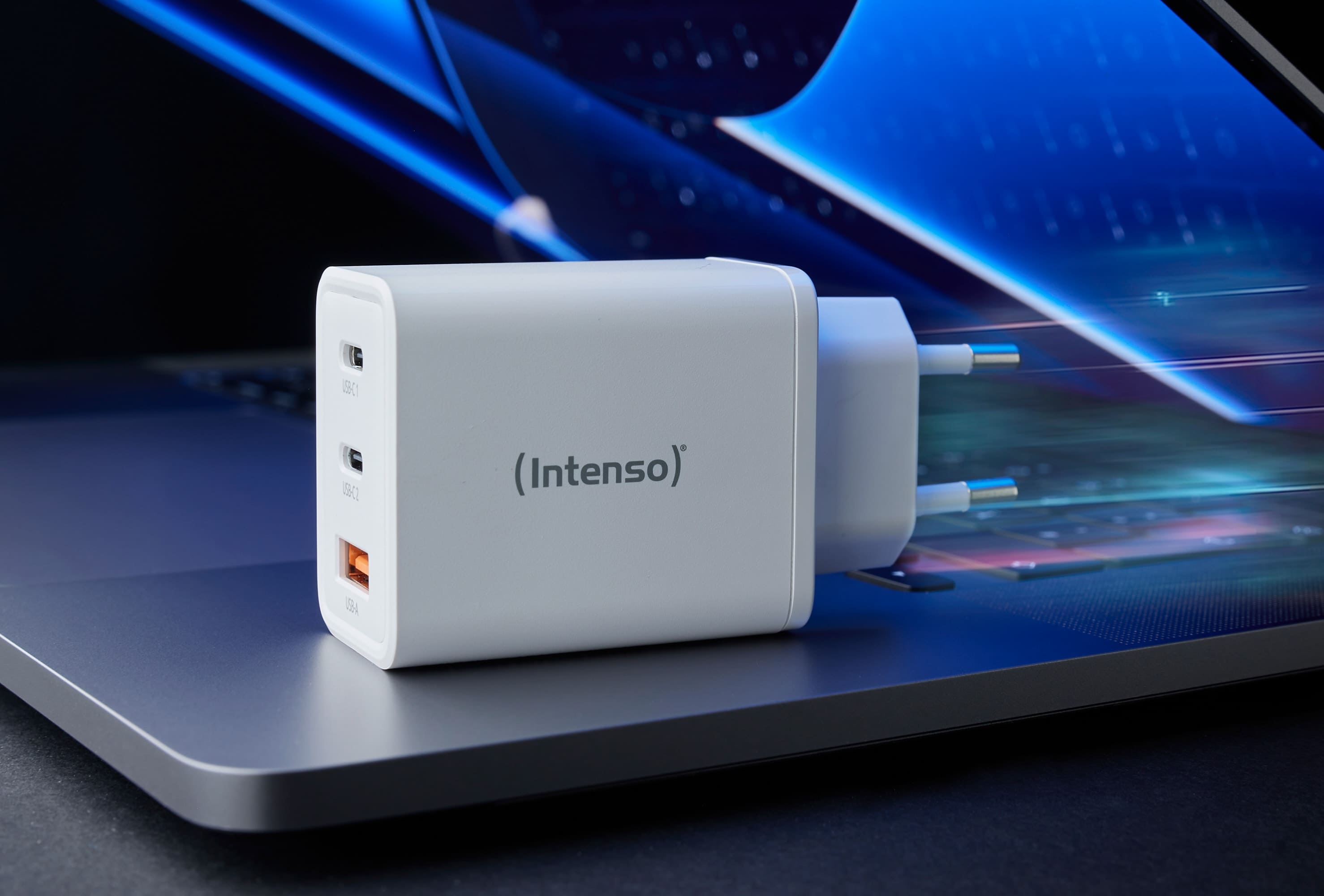 INTENSO USB-Ladegerät  W65ACC 1 x USB-A  und 2 x USB-C GAN,65 Watt 